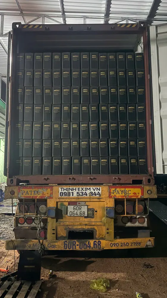High-Cube Charcoal Container Cargo