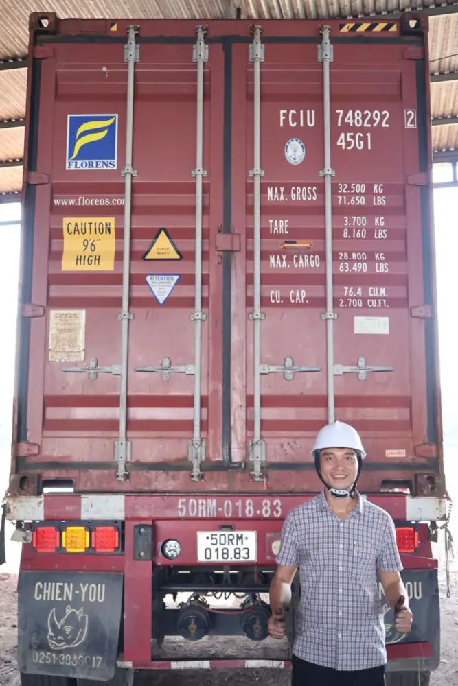 Manual Charcoal Container Loading